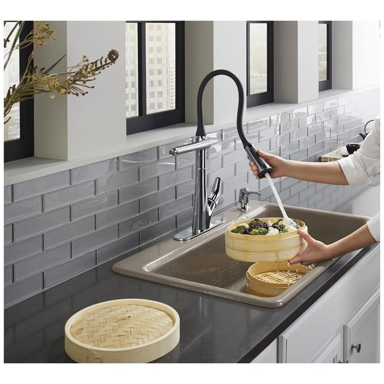 Torneira-Cozinha-Articulada-com-Pul-Down-Sprayer-e-Imagem-4