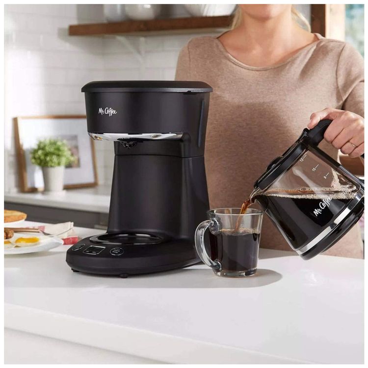 Maquina-de-Cafe-Programavel-Mr.-Coffee-12-Xicaras-Preparo-Imagem-5