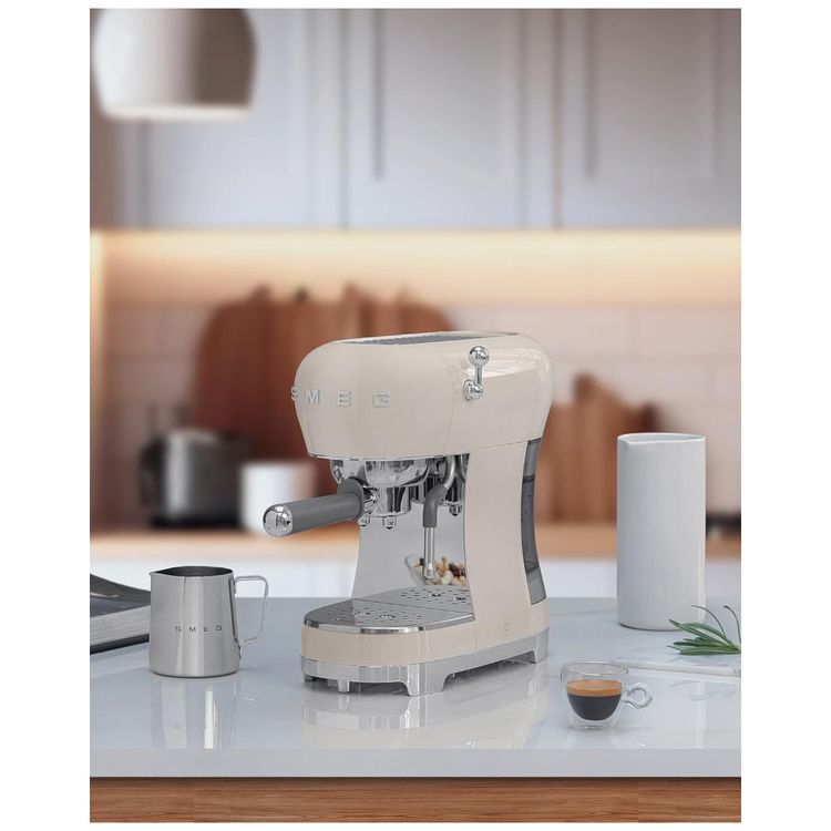 Maquina-de-Cafe-Espresso-Manual-Smeg-ECF02-15Bar-Fabricada-Imagem-7