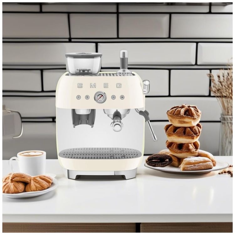 Cafeteira-Smeg-Retro-15Bar-com-Sistema-de-Aquecimento-Duplo-Imagem-4