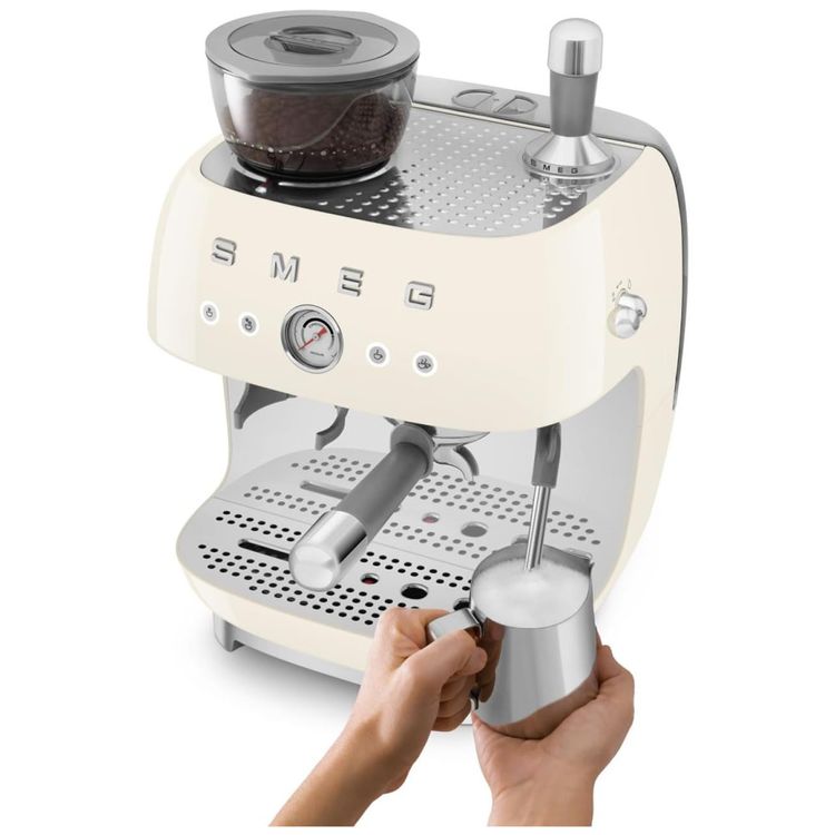 Cafeteira-Smeg-Retro-15Bar-com-Sistema-de-Aquecimento-Duplo-Imagem-7