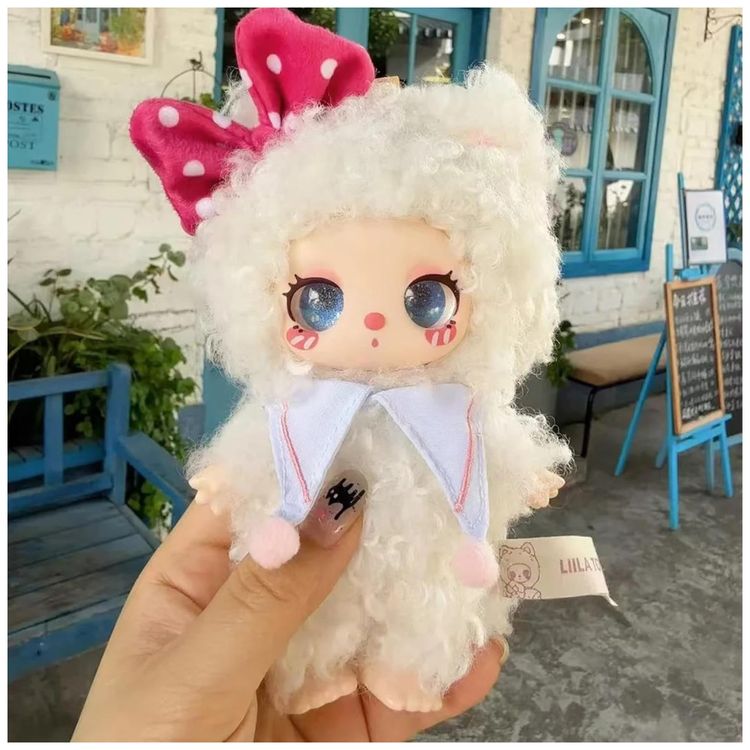 Boneca-de-Pelucia-CALEMBOU-Surpresa-215-cm---Colecao-de-Imagem-3