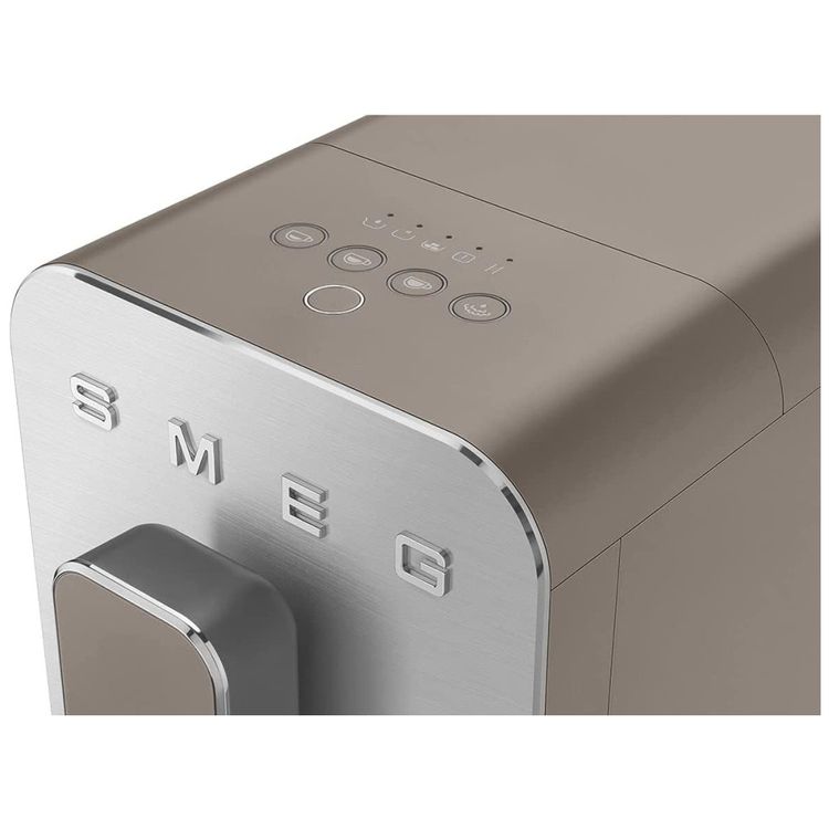 Cafeteira-Automatica-Smeg-com-Vapor-Imagem-3