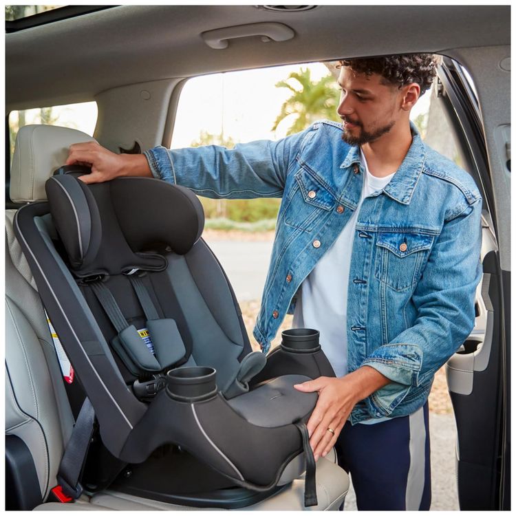 Cadeirinha-de-Carro-Conversivel-Safety-1st-Grow-and-Go-Imagem-11