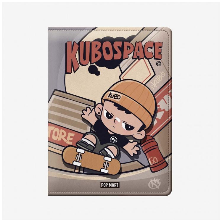 Porta-passaporte-GiftKUBO-Walks-of-LifeKuboPop-Mart-Imagem-0