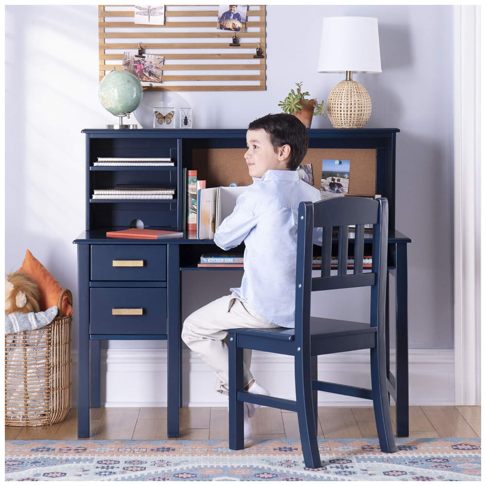Escrivaninha infantil com hutch e cadeira Guidecraft Taiga Azul-marinho em madeira com gavetas e nichos 112cm