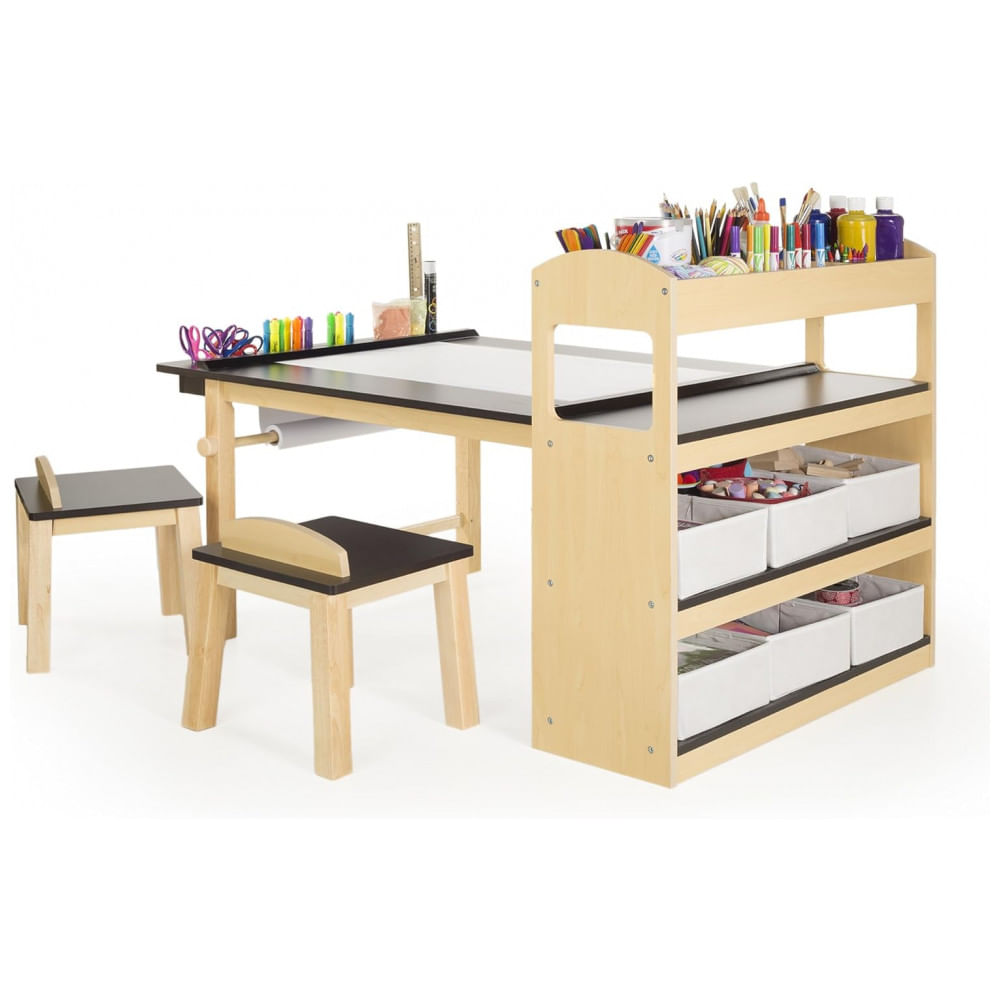 Estação de artes Deluxe Art Center Guidecraft em madeira natural com mesa ampla, prateleiras, 6 bins e 2 banquetas para desenho e pintura